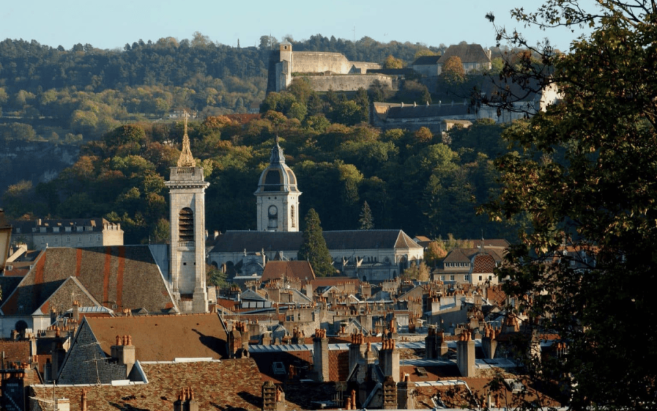 Besançon, ville d’avenir où investir avec bonheur